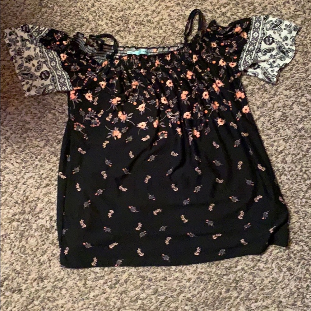 Maurice’s top (M)